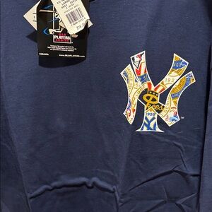 Yankees Derek Jeter #2 shirt featuring all World Series logos